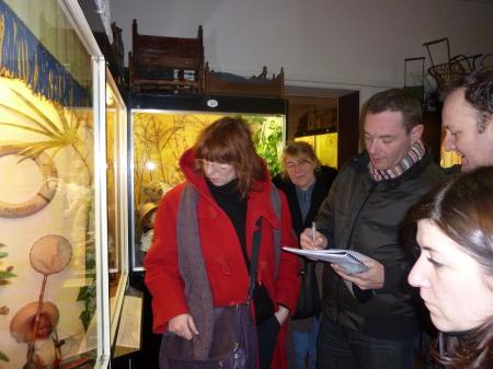 11. Les Experts au musée de la poupée...